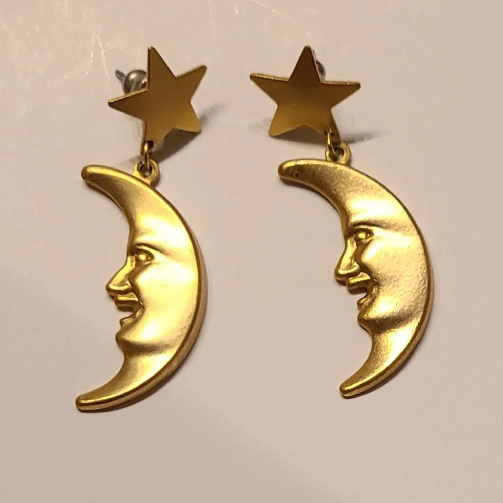 **4/$13** Contempo Design Earrings - Picture 1 of 6